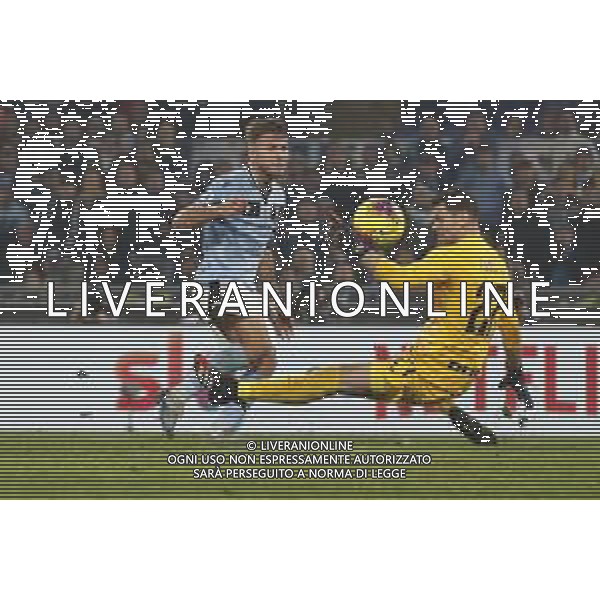 Lazio - Inter Campionato di Calcio Serie A TIM 16/02/2020 nella foto: Immobile Ciro (s.s.lazio) Padelli Daniele (f.c.Internazionale) ©Claudio Zamagni/Agenzia Aldo Liverani Immobile Ciro (s.s.lazio) Padelli Daniele (f.c.Internazionale) during Italian Serie A soccer match between S.S. LAZIO and F.C. INTER at Olympic Stadium in Rome on February 16 2020 photo credit by Claudio Zamagni/Aldo Liverani Photo Agency/ AGENZIA ALDO LIVERANI SAS