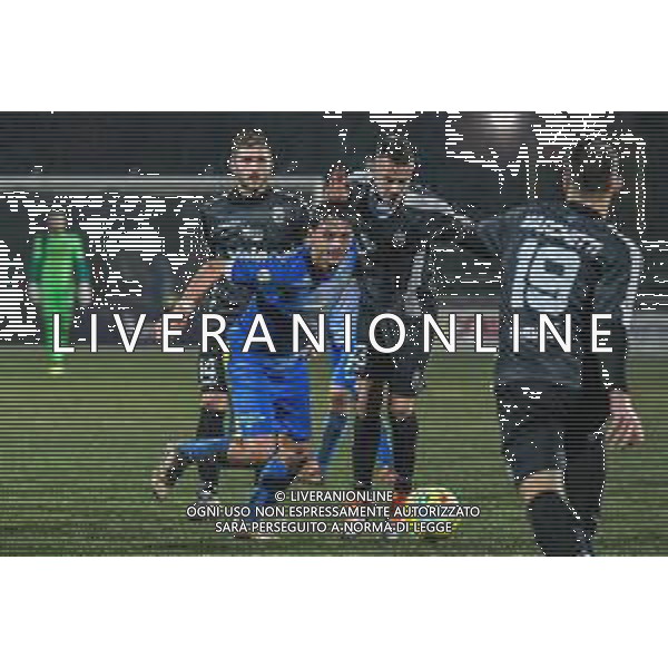 Campionato di Calcio Serie C - Lega Pro 2019/2020 Carrara, Italia 17/02/2020 Carrarese vs Renate Nella foto: Cassio Cardoselli (C) supera Jacopo Scaccabarozzi (R) ©Fabio Fagiolini - Alessio Marini / AGENZIA ALDO LIVERANI SAS