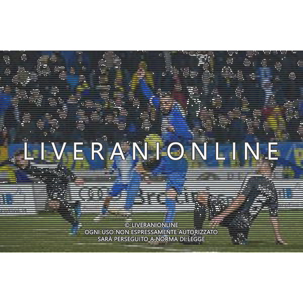 Campionato di Calcio Serie C - Lega Pro 2019/2020 Carrara, Italia 17/02/2020 Carrarese vs Renate Nella foto: Saveriano Infantino (C) stoppa di tacco in area Renate ©Fabio Fagiolini - Alessio Marini / AGENZIA ALDO LIVERANI SAS