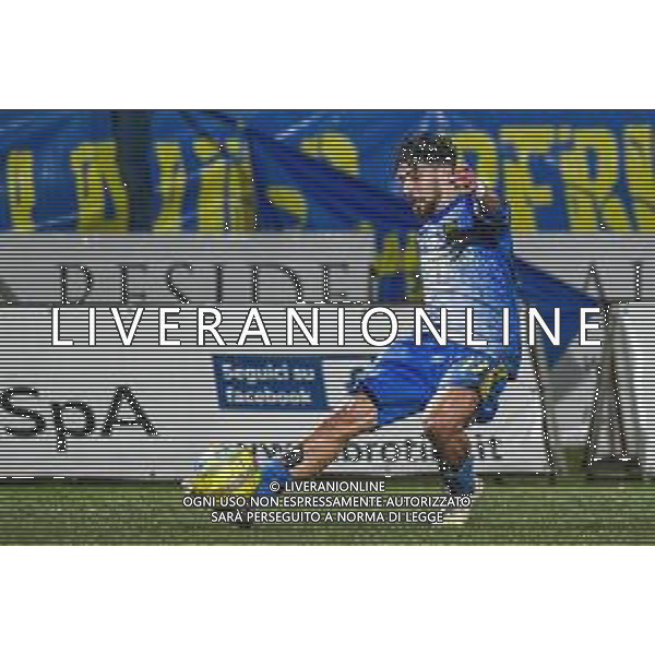 Campionato di Calcio Serie C - Lega Pro 2019/2020 Carrara, Italia 17/02/2020 Carrarese vs Renate Nella foto: Giovanni Foresta (C) al cross ©Fabio Fagiolini - Alessio Marini / AGENZIA ALDO LIVERANI SAS