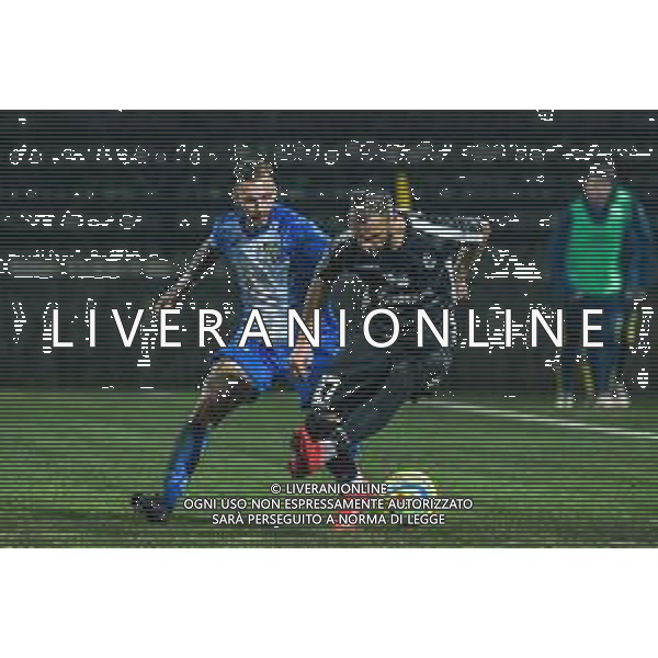 Campionato di Calcio Serie C - Lega Pro 2019/2020 Carrara, Italia 17/02/2020 Carrarese vs Renate Nella foto: Davide Guglielmotti (R) prova a superare Daniele Mignanelli (C) ©Fabio Fagiolini - Alessio Marini / AGENZIA ALDO LIVERANI SAS