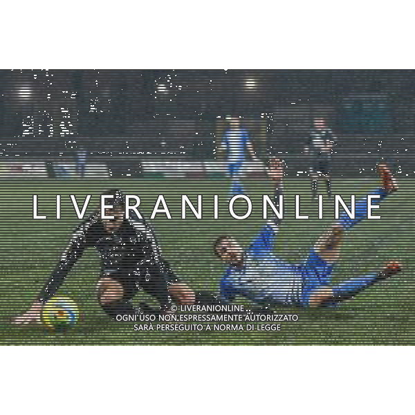 Campionato di Calcio Serie C - Lega Pro 2019/2020 Carrara, Italia 17/02/2020 Carrarese vs Renate Nella foto: Stefano Marchetti (R) blocca Nicola Valente (C) ©Fabio Fagiolini - Alessio Marini / AGENZIA ALDO LIVERANI SAS
