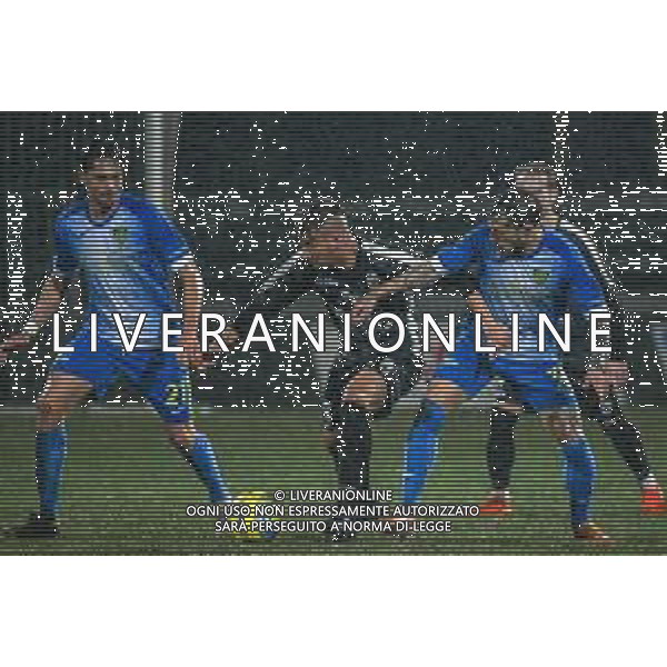 Campionato di Calcio Serie C - Lega Pro 2019/2020 Carrara, Italia 17/02/2020 Carrarese vs Renate Nella foto: Elvis Kabashi (R) chiuso tra Nicola Valente (C) e Cassio Cardoselli (C) ©Fabio Fagiolini - Alessio Marini / AGENZIA ALDO LIVERANI SAS