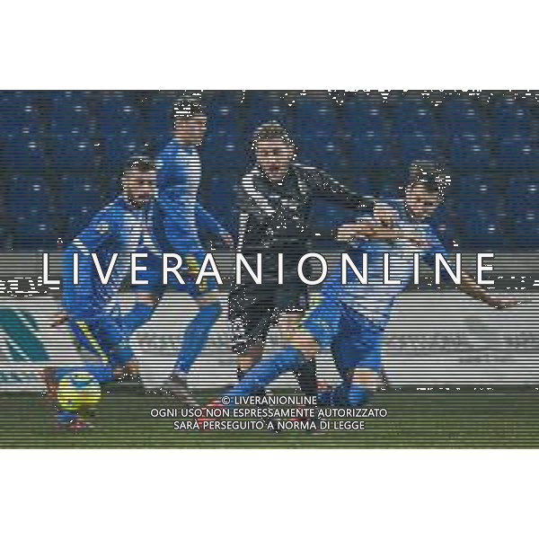 Campionato di Calcio Serie C - Lega Pro 2019/2020 Carrara, Italia 17/02/2020 Carrarese vs Renate Nella foto: Caio Cardoselli (C) anticipa Francesco Galuppini (R) ©Fabio Fagiolini - Alessio Marini / AGENZIA ALDO LIVERANI SAS