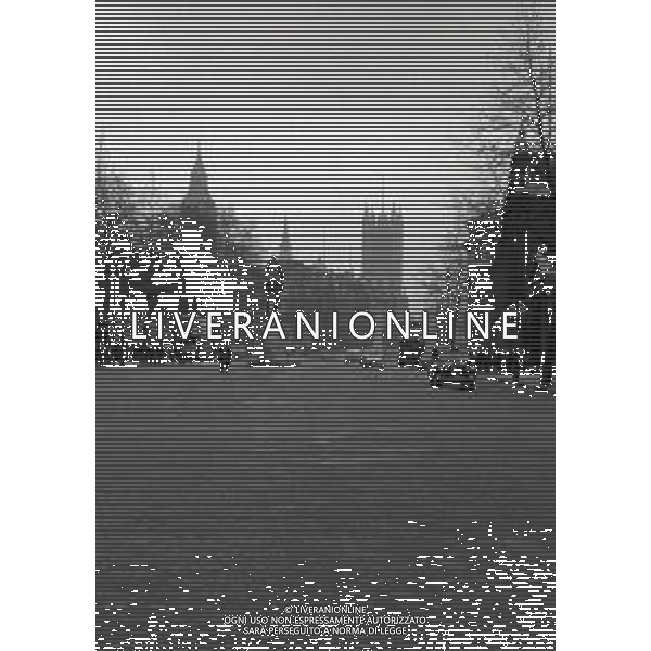 LONDRA ANNO 1968 Londra, capitale dell\'Inghilterra e del Regno Unito, è una città estremamente contemporanea con una storia che risale all\'antica Roma. Nel suo centro sorgono l\'imponente Palazzo del Parlamento, l\'iconica torre dell\'orologio nota come Big Ben e l\'abbazia di Westminster, dove hanno luogo le incoronazioni dei monarchi britannici. AG ALDO LIVERANI SAS