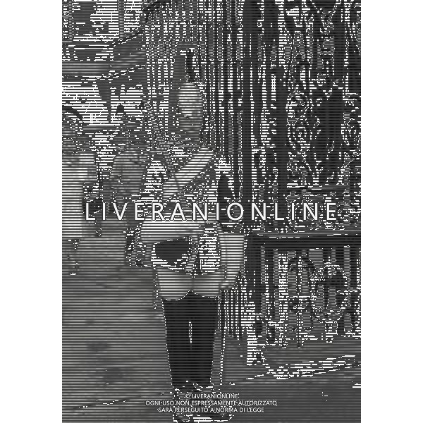 LONDRA ANNO 1968 Londra, capitale dell\'Inghilterra e del Regno Unito, è una città estremamente contemporanea con una storia che risale all\'antica Roma. Nel suo centro sorgono l\'imponente Palazzo del Parlamento, l\'iconica torre dell\'orologio nota come Big Ben e l\'abbazia di Westminster, dove hanno luogo le incoronazioni dei monarchi britannici. AG ALDO LIVERANI SAS