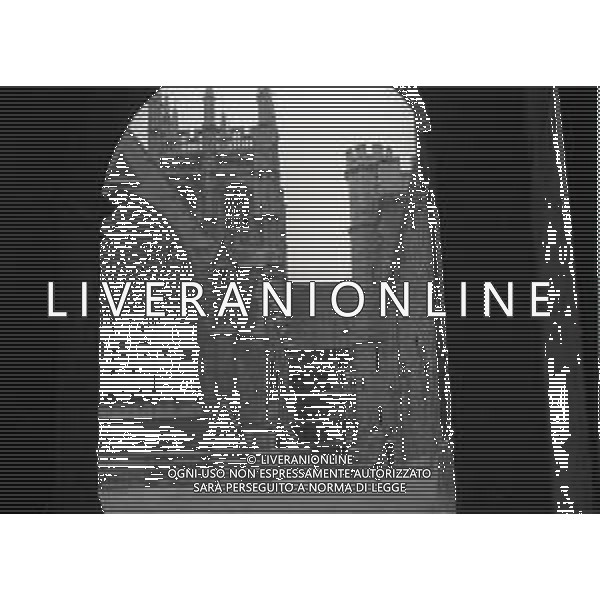 LONDRA ANNO 1968 Londra, capitale dell\'Inghilterra e del Regno Unito, è una città estremamente contemporanea con una storia che risale all\'antica Roma. Nel suo centro sorgono l\'imponente Palazzo del Parlamento, l\'iconica torre dell\'orologio nota come Big Ben e l\'abbazia di Westminster, dove hanno luogo le incoronazioni dei monarchi britannici. AG ALDO LIVERANI SAS