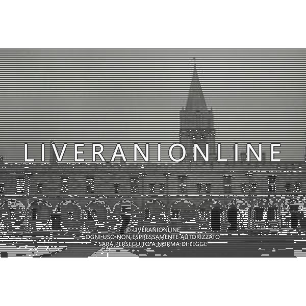 LONDRA ANNO 1968 Londra, capitale dell\'Inghilterra e del Regno Unito, è una città estremamente contemporanea con una storia che risale all\'antica Roma. Nel suo centro sorgono l\'imponente Palazzo del Parlamento, l\'iconica torre dell\'orologio nota come Big Ben e l\'abbazia di Westminster, dove hanno luogo le incoronazioni dei monarchi britannici. AG ALDO LIVERANI SAS