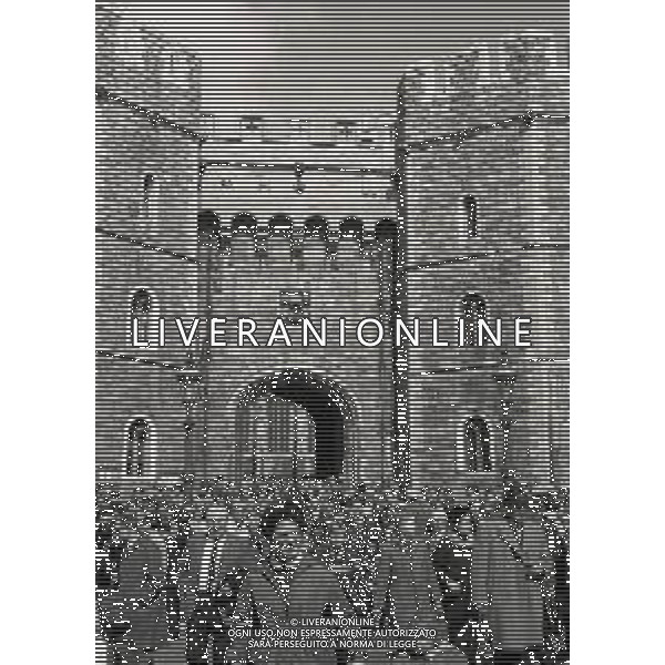 LONDRA ANNO 1968 Londra, capitale dell\'Inghilterra e del Regno Unito, è una città estremamente contemporanea con una storia che risale all\'antica Roma. Nel suo centro sorgono l\'imponente Palazzo del Parlamento, l\'iconica torre dell\'orologio nota come Big Ben e l\'abbazia di Westminster, dove hanno luogo le incoronazioni dei monarchi britannici. AG ALDO LIVERANI SAS