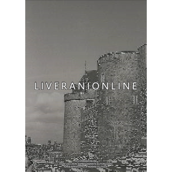 LONDRA ANNO 1968 Londra, capitale dell\'Inghilterra e del Regno Unito, è una città estremamente contemporanea con una storia che risale all\'antica Roma. Nel suo centro sorgono l\'imponente Palazzo del Parlamento, l\'iconica torre dell\'orologio nota come Big Ben e l\'abbazia di Westminster, dove hanno luogo le incoronazioni dei monarchi britannici. AG ALDO LIVERANI SAS