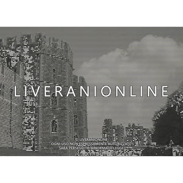 LONDRA ANNO 1968 Londra, capitale dell\'Inghilterra e del Regno Unito, è una città estremamente contemporanea con una storia che risale all\'antica Roma. Nel suo centro sorgono l\'imponente Palazzo del Parlamento, l\'iconica torre dell\'orologio nota come Big Ben e l\'abbazia di Westminster, dove hanno luogo le incoronazioni dei monarchi britannici. AG ALDO LIVERANI SAS