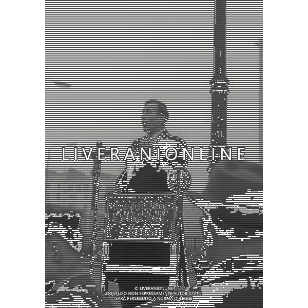 LONDRA ANNO 1968 Londra, capitale dell\'Inghilterra e del Regno Unito, è una città estremamente contemporanea con una storia che risale all\'antica Roma. Nel suo centro sorgono l\'imponente Palazzo del Parlamento, l\'iconica torre dell\'orologio nota come Big Ben e l\'abbazia di Westminster, dove hanno luogo le incoronazioni dei monarchi britannici. AG ALDO LIVERANI SAS