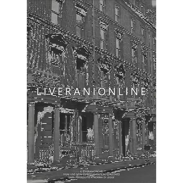LONDRA ANNO 1968 Londra, capitale dell\'Inghilterra e del Regno Unito, è una città estremamente contemporanea con una storia che risale all\'antica Roma. Nel suo centro sorgono l\'imponente Palazzo del Parlamento, l\'iconica torre dell\'orologio nota come Big Ben e l\'abbazia di Westminster, dove hanno luogo le incoronazioni dei monarchi britannici. AG ALDO LIVERANI SAS