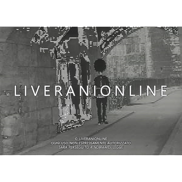LONDRA ANNO 1968 Londra, capitale dell\'Inghilterra e del Regno Unito, è una città estremamente contemporanea con una storia che risale all\'antica Roma. Nel suo centro sorgono l\'imponente Palazzo del Parlamento, l\'iconica torre dell\'orologio nota come Big Ben e l\'abbazia di Westminster, dove hanno luogo le incoronazioni dei monarchi britannici. AG ALDO LIVERANI SAS