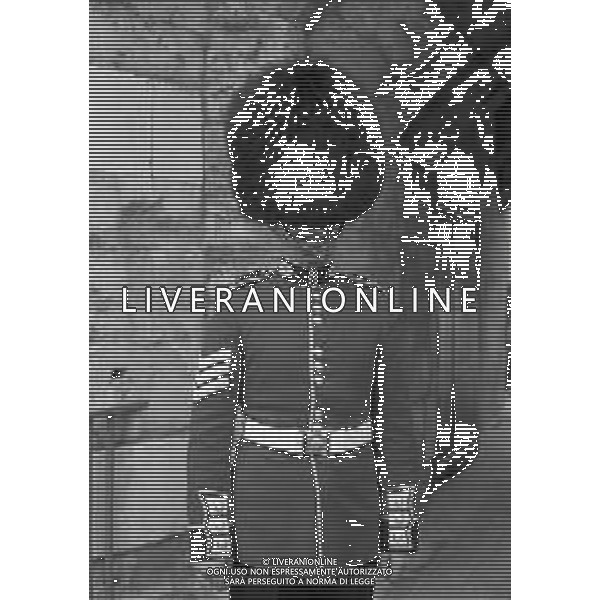 LONDRA ANNO 1968 Londra, capitale dell\'Inghilterra e del Regno Unito, è una città estremamente contemporanea con una storia che risale all\'antica Roma. Nel suo centro sorgono l\'imponente Palazzo del Parlamento, l\'iconica torre dell\'orologio nota come Big Ben e l\'abbazia di Westminster, dove hanno luogo le incoronazioni dei monarchi britannici. AG ALDO LIVERANI SAS