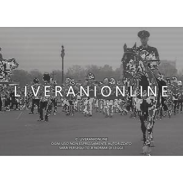 LONDRA ANNO 1968 Londra, capitale dell\'Inghilterra e del Regno Unito, è una città estremamente contemporanea con una storia che risale all\'antica Roma. Nel suo centro sorgono l\'imponente Palazzo del Parlamento, l\'iconica torre dell\'orologio nota come Big Ben e l\'abbazia di Westminster, dove hanno luogo le incoronazioni dei monarchi britannici. AG ALDO LIVERANI SAS