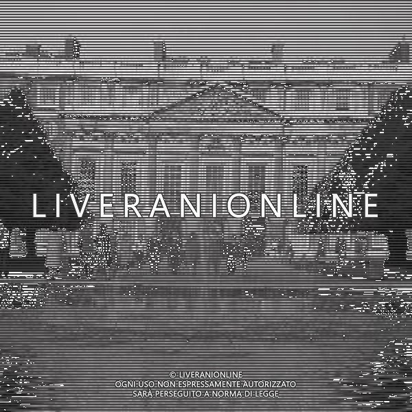 LONDRA ANNO 1968 Londra, capitale dell\'Inghilterra e del Regno Unito, è una città estremamente contemporanea con una storia che risale all\'antica Roma. Nel suo centro sorgono l\'imponente Palazzo del Parlamento, l\'iconica torre dell\'orologio nota come Big Ben e l\'abbazia di Westminster, dove hanno luogo le incoronazioni dei monarchi britannici. AG ALDO LIVERANI SAS