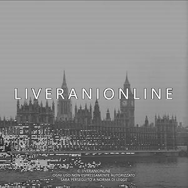 LONDRA ANNO 1968 Londra, capitale dell\'Inghilterra e del Regno Unito, è una città estremamente contemporanea con una storia che risale all\'antica Roma. Nel suo centro sorgono l\'imponente Palazzo del Parlamento, l\'iconica torre dell\'orologio nota come Big Ben e l\'abbazia di Westminster, dove hanno luogo le incoronazioni dei monarchi britannici. AG ALDO LIVERANI SAS