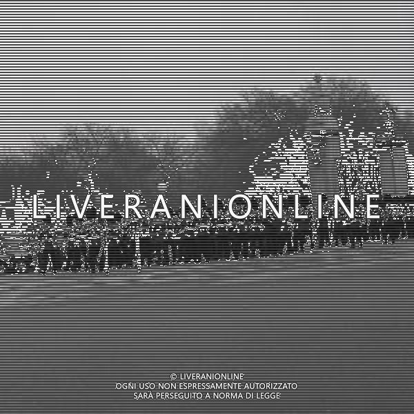LONDRA ANNO 1968 Londra, capitale dell\'Inghilterra e del Regno Unito, è una città estremamente contemporanea con una storia che risale all\'antica Roma. Nel suo centro sorgono l\'imponente Palazzo del Parlamento, l\'iconica torre dell\'orologio nota come Big Ben e l\'abbazia di Westminster, dove hanno luogo le incoronazioni dei monarchi britannici. AG ALDO LIVERANI SAS