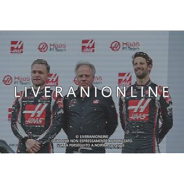 (L to R): Kevin Magnussen (DEN) Haas F1 Team; Gene Haas (USA) Haas Automotion President; Romain Grosjean (FRA) Haas F1 Team. 19.02.2020. Formula One Testing, Day One, Barcelona, Spain. Wednesday. - / AGENZIA ALDO LIVERANI SAS - ITALY ONLY EDITORIAL USE ONLY - Test F1 Barcellona Spagna 19.02.2020