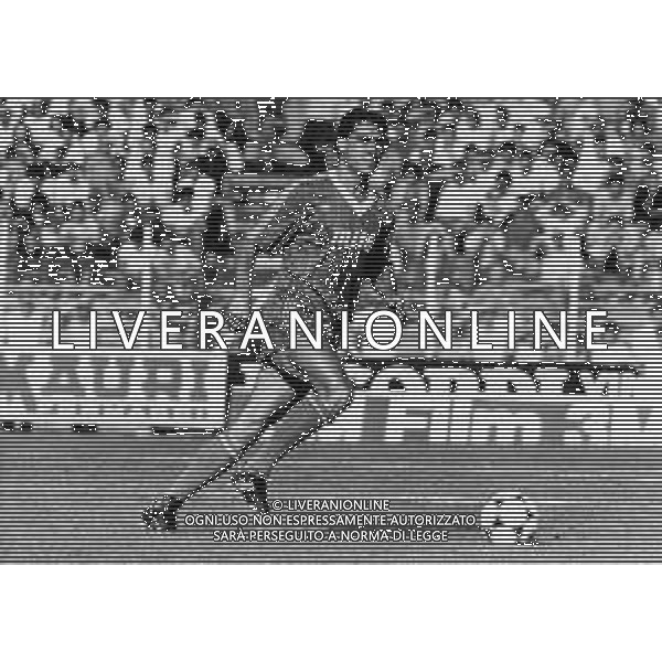 RETROSPETTIVA MASSIMO ALBIERO CALCIATORE NELLA FOTO MASSIMO ALBIERO CON LA MAGLIA DEL COMO 1984 AG ALDO LIVERANI SAS
