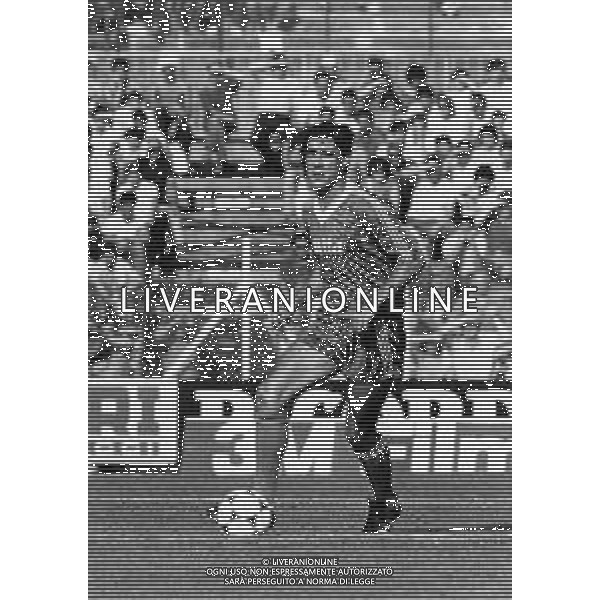 RETROSPETTIVA MASSIMO ALBIERO CALCIATORE NELLA FOTO MASSIMO ALBIERO CON LA MAGLIA DEL COMO 1984-1985 AG ALDO LIVERANI SAS