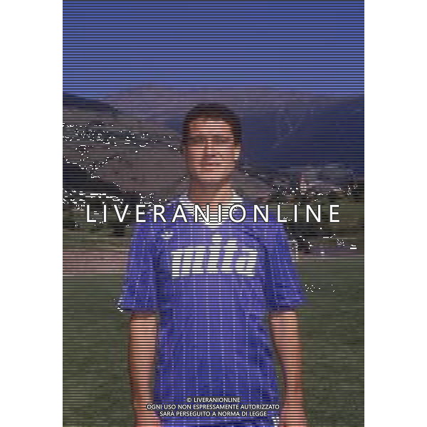 RETROSPETTIVA MASSIMO ALBIERO CALCIATORE NELLA FOTO MASSIMO ALBIERO CON LA MAGLIA DEL COMO 1986-1987 AG ALDO LIVERANI SAS