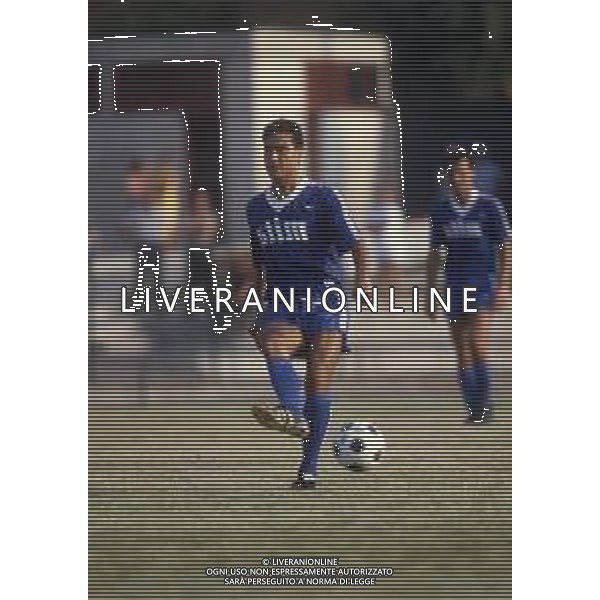 RETROSPETTIVA MASSIMO ALBIERO CALCIATORE NELLA FOTO MASSIMO ALBIERO CON LA MAGLIA DEL COMO 1986-1987 AG ALDO LIVERANI SAS