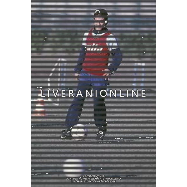 RETROSPETTIVA MASSIMO ALBIERO CALCIATORE NELLA FOTO MASSIMO ALBIERO CON LA MAGLIA DEL COMO 1986-1987 AG ALDO LIVERANI SAS