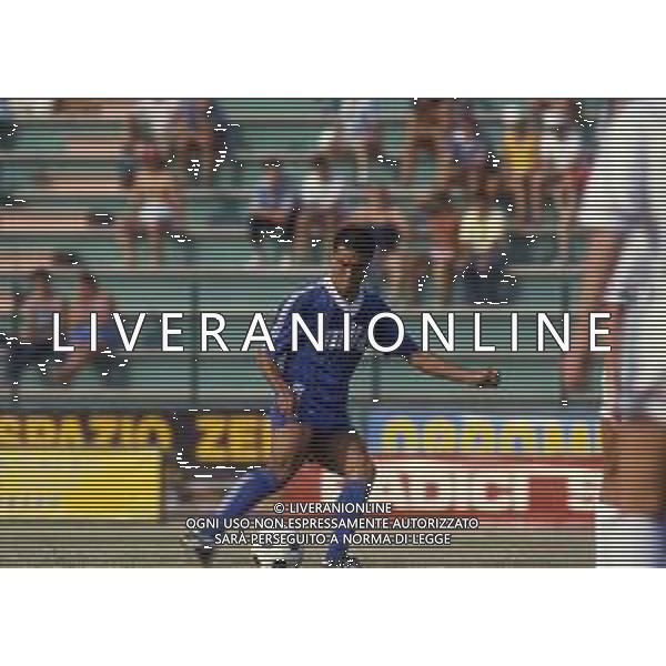 RETROSPETTIVA MASSIMO ALBIERO CALCIATORE NELLA FOTO MASSIMO ALBIERO CON LA MAGLIA DEL COMO 1986-1987 AG ALDO LIVERANI SAS