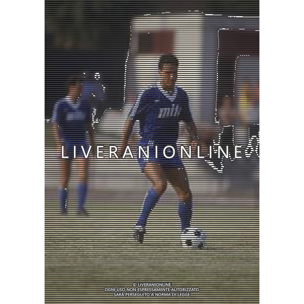 RETROSPETTIVA MASSIMO ALBIERO CALCIATORE NELLA FOTO MASSIMO ALBIERO CON LA MAGLIA DEL COMO 1986-1987 AG ALDO LIVERANI SAS