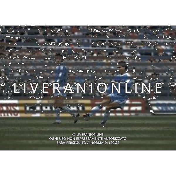 RETROSPETTIVA MASSIMO ALBIERO CALCIATORE NELLA FOTO MASSIMO ALBIERO CON LA MAGLIA DEL COMO 1986-1987 AG ALDO LIVERANI SAS