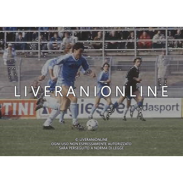 RETROSPETTIVA MASSIMO ALBIERO CALCIATORE NELLA FOTO MASSIMO ALBIERO CON LA MAGLIA DEL COMO 1986-1987 AG ALDO LIVERANI SAS