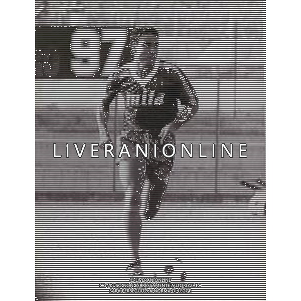 RETROSPETTIVA MASSIMO ALBIERO CALCIATORE NELLA FOTO MASSIMO ALBIERO CON LA MAGLIA DEL COMO 1986-1987 AG ALDO LIVERANI SAS