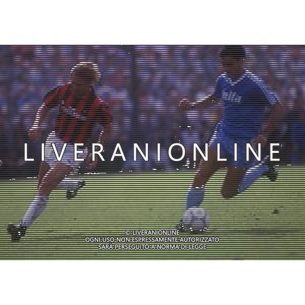 RETROSPETTIVA MASSIMO ALBIERO CALCIATORE NELLA FOTO MASSIMO ALBIERO CON LA MAGLIA DEL COMO 1987-1988 AG ALDO LIVERANI SAS