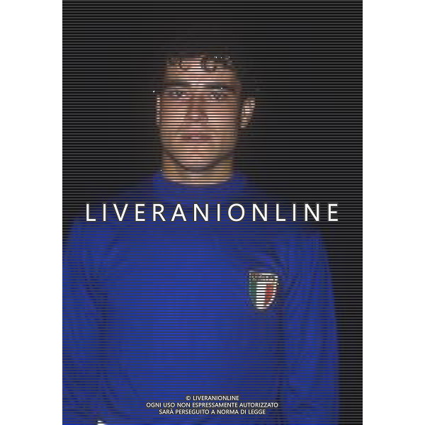 RETROSPETTIVA MASSIMO ALBIERO CALCIATORE NELLA FOTO MASSIMO ALBIERO CON LA MAGLIA DELLA NAZIONALE ITALIANA UNDER21 AG ALDO LIVERANI SAS