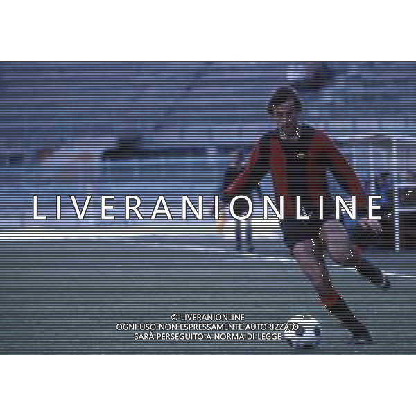 RETROSPETTIVA DANILO PILEGGI CALCIATORE NELLA FOTO DANILO PILEGGI CON LAMAGLIA DEL BOLOGNA CALCIO AG ALDO LIVERANI SAS