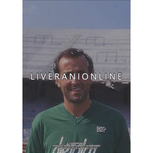 RETROSPETTIVA DANILO PILEGGI CALCIATORE NELLA FOTO DANILO PILEGGI CON LA MAGLIA DELL\'AVELLINO CALCIO AG ALDO LIVERANI SAS