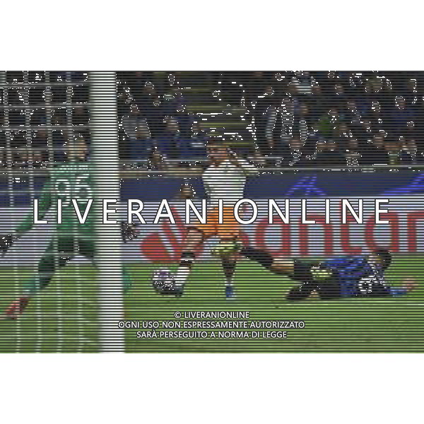sull‚Äô1 a 0 Atalanta Ferran Torres colpisce la traversa e fallisce il possibile 1 a 1 per il Valencia Atalanta vs Valencia UEFA Champions League ottavi di finale - gara di andata Milano 19‚Äì02-2020 Stadio Giuseppe Meazza - San Siro foto Roberto Garavaglia - ag. Aldo Liverani sas / AGENZIA ALDO LIVERANI SAS