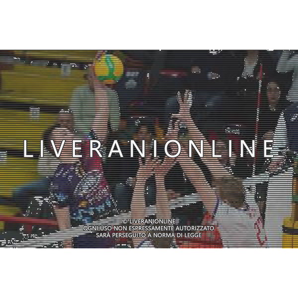 Volley Champions League Men 2019/2020 Perugia, Italia 19/02/2020 Sir Sicoma Monini Perugia vs Projekt Warszawa Nella foto: oleh plotnytskyi (n.17 schiacciatore sir safety conad perugia) schiaccia FOTO LORIS CERQUIGLINI-ALESSIO MARINI-AG ALDO LIVERANI SAS
