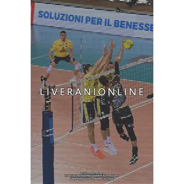 Volley Champions League Men 2019/2020 Civitanova, Italia 19/02/2020 Cucine Lube Civitanova vs Fenerbahce HDI Sigorta Istanbul Nella foto: Schiacciata Massari Jacopo (Cucine Lube Civitanova) ©Roberto Bartomeoli - Alessio Marini / AGENZIA ALDO LIVERANI SAS