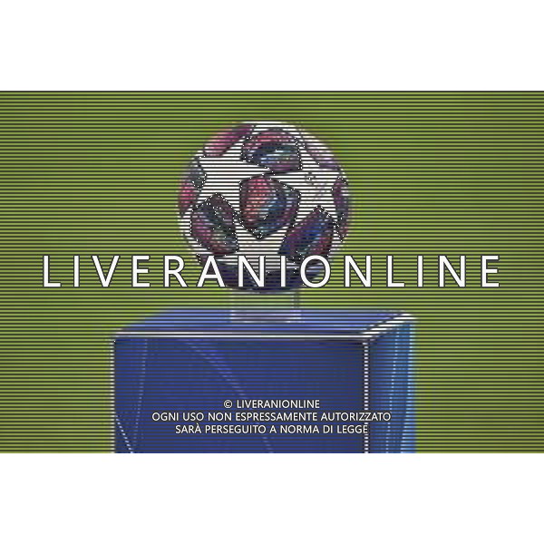 il pallone delle gare della UEFA Champions League Atalanta vs Valencia UEFA Champions League ottavi di finale - gara di andata Milano 19–02-2020 Stadio Giuseppe Meazza - San Siro foto Roberto Garavaglia - ag. Aldo Liverani sas