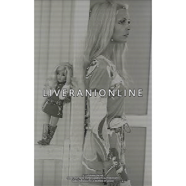 RETROSPETTIVA PATTY PRAVO CANTANTE NELLA FOTO PATTY PRAVO NELL\'ANNO 1968 AG ALDO LIVERANI SAS 