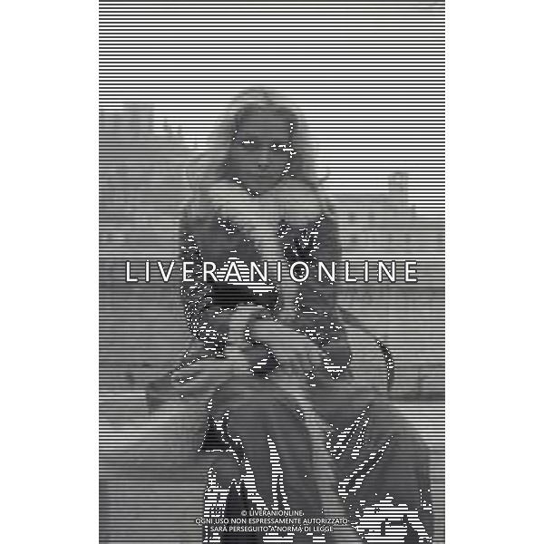 RETROSPETTIVA PATTY PRAVO CANTANTE NELLA FOTO PATTY PRAVO A VERONA NELL\'ANNO 1969 AG ALDO LIVERANI SAS 