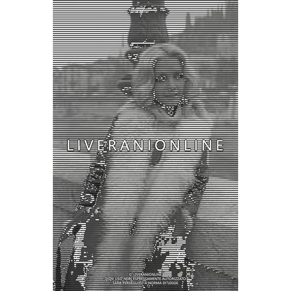 RETROSPETTIVA PATTY PRAVO CANTANTE NELLA FOTO PATTY PRAVO A VERONA NELL\'ANNO 1969 AG ALDO LIVERANI SAS 