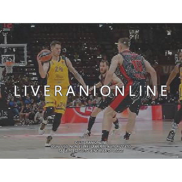 Basket EuroLeague 2019/2020 Milano, Italia 20/02/2020 AX Armani Exchange Milano-Khimki Mosca Nella foto: Stefan Jovic del Khimki Moscow ostacolato da Tarczewski della AX Armani Exchange Olimpia Milano ©Savino Paolella - Alessio Marini / AGENZIA ALDO LIVERANI SAS