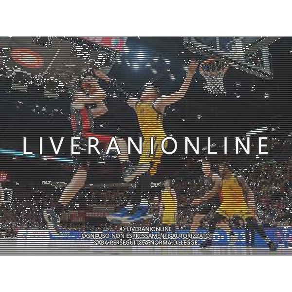 Basket EuroLeague 2019/2020 Milano, Italia 20/02/2020 AX Armani Exchange Milano vs Khimki Mosca Nella foto: Luis Scola della AX Armani Exchange Olimpia Milano con Jerebko del Khimki Moscow ©Savino Paolella - Alessio Marini / AGENZIA ALDO LIVERANI SAS