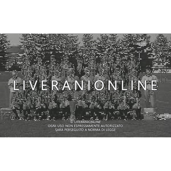 1991 APPIANO GENTILE FORMAZIONE INTER CON LA COPPA UEFA NELLA FOTO LA FORMAZIONE DELL\'INTER CON LA COPPA UEFA AG ALDO LIVERANI SAS