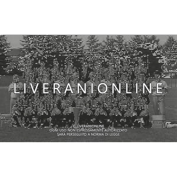 1991 APPIANO GENTILE FORMAZIONE INTER CON LA COPPA UEFA NELLA FOTO LA FORMAZIONE DELL\'INTER CON LA COPPA UEFA AG ALDO LIVERANI SAS