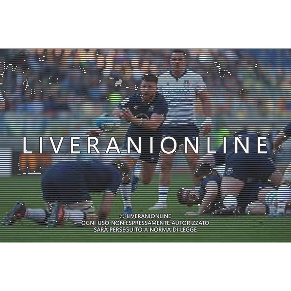 6 Nazioni Roma, Italia 22/02/2020 Italia vs Scozia Nella foto: Ali Price (Scozia) apre il gioco per un compagno che libera la pressione nel match contro l\'Italia FOTO MASSIMILIANO CARNABUCI-ALESSIO MARINI-AG ALDO LIVERANI SAS